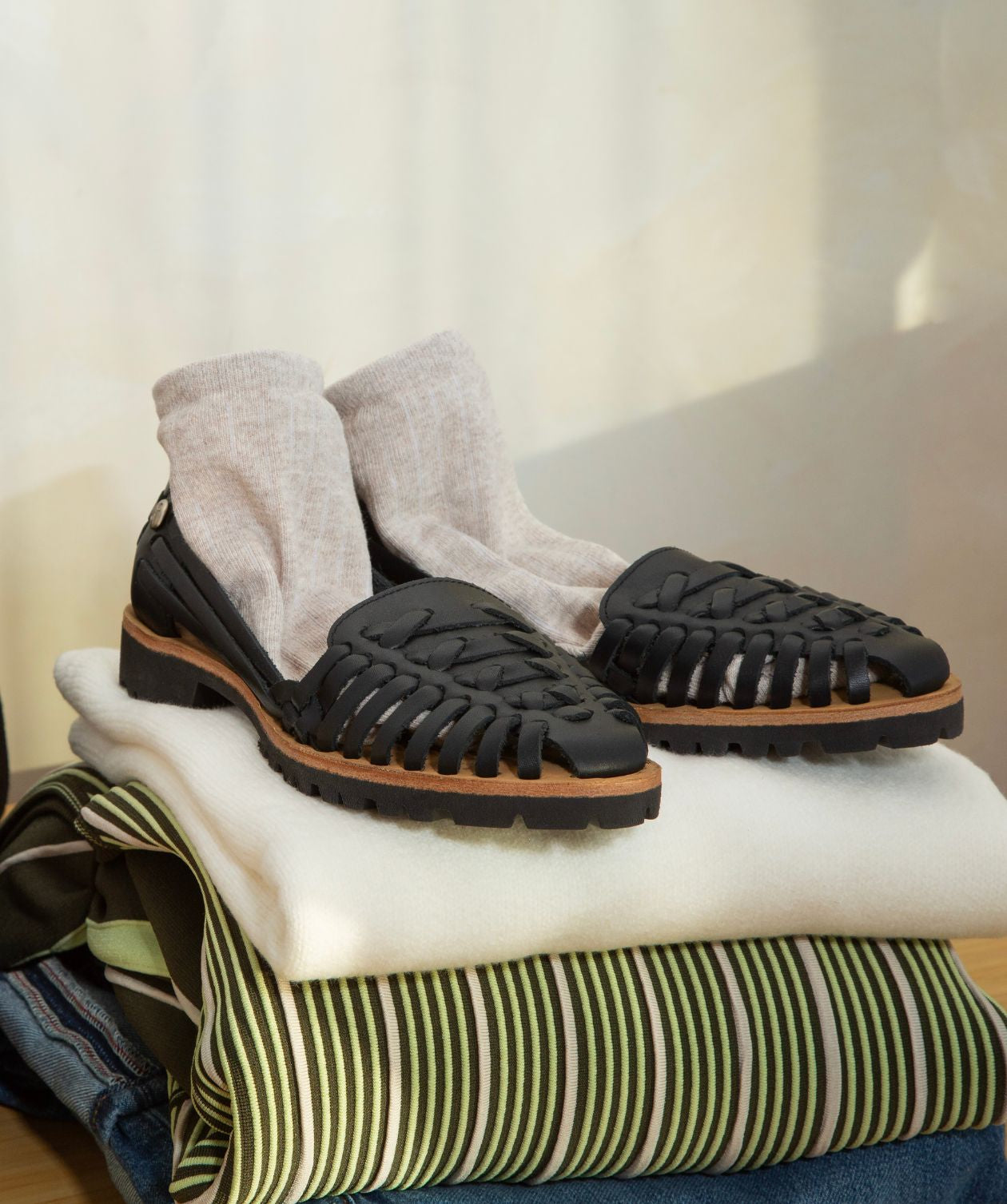 Nisolo, brand website product image