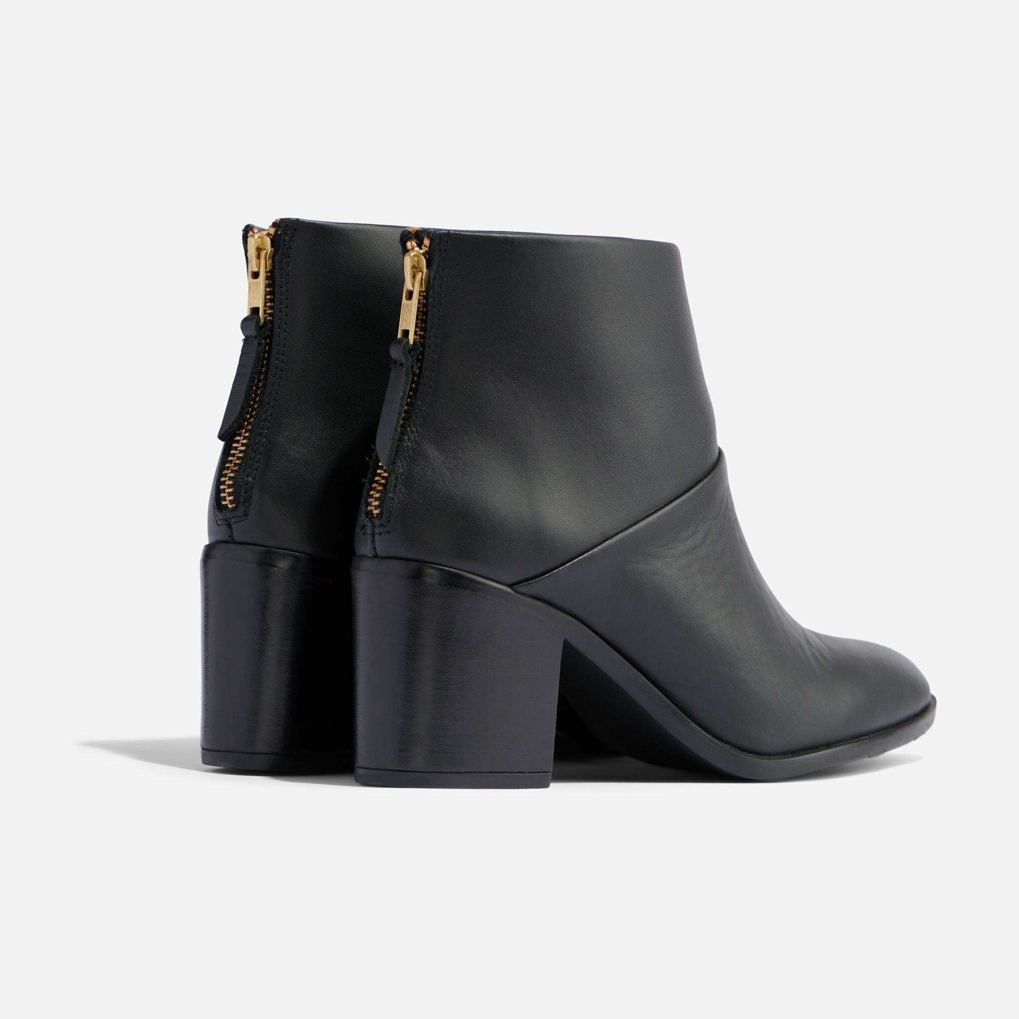 Ann Demeulemeester black ankle boots with inwards curved heel (41) — circa  2017 - V A N II T A S