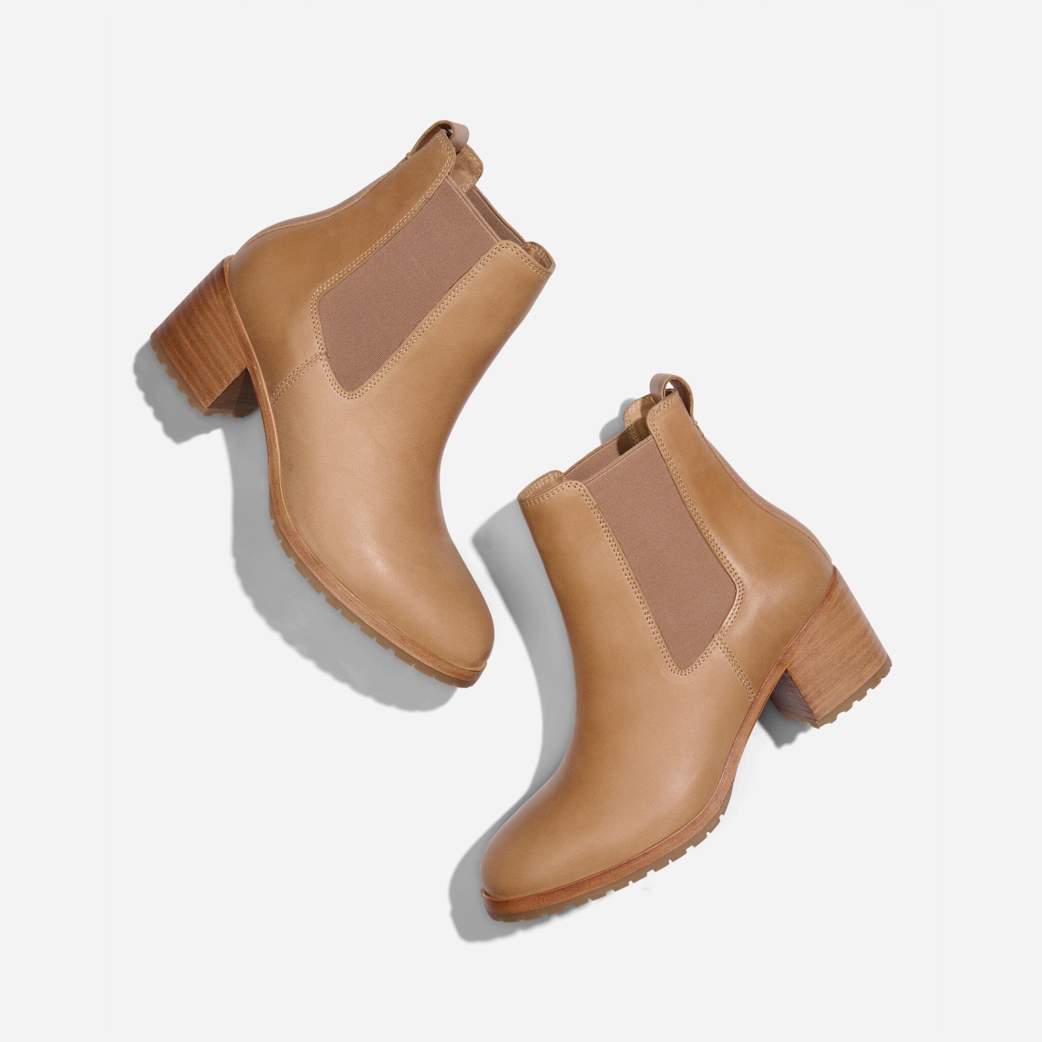 Lejlighedsvis basketball tale Ana Go-To Heeled Chelsea Boot Almond