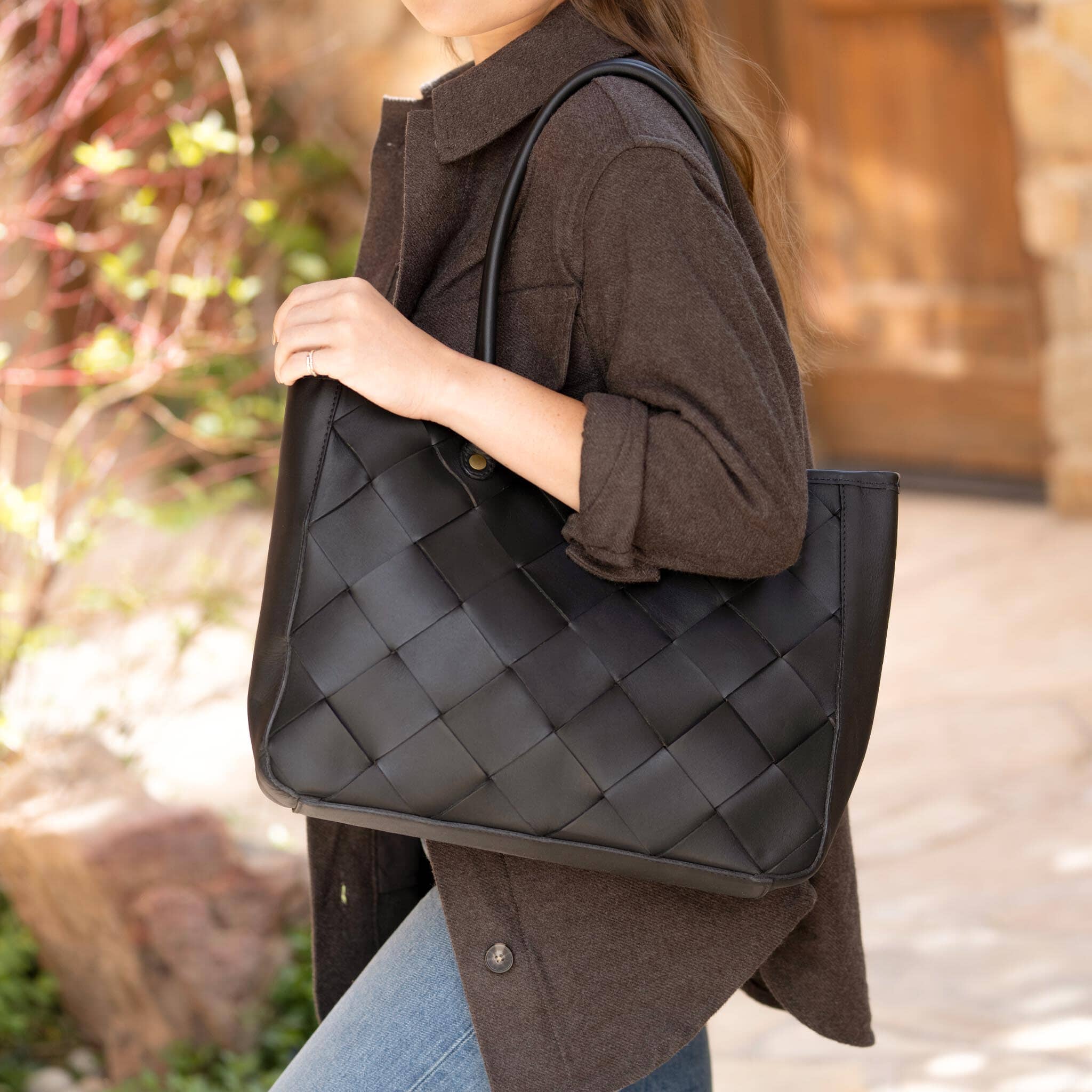Carry-All Handwoven Tote Black Leather Handbag - unlined Nisolo 