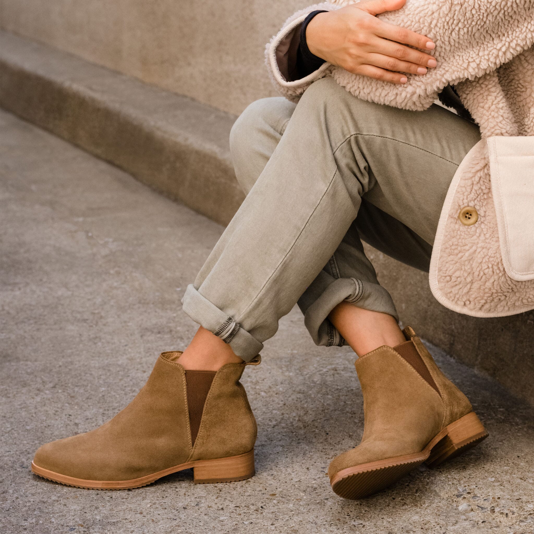 Everyday Chelsea Boot Taupe Suede