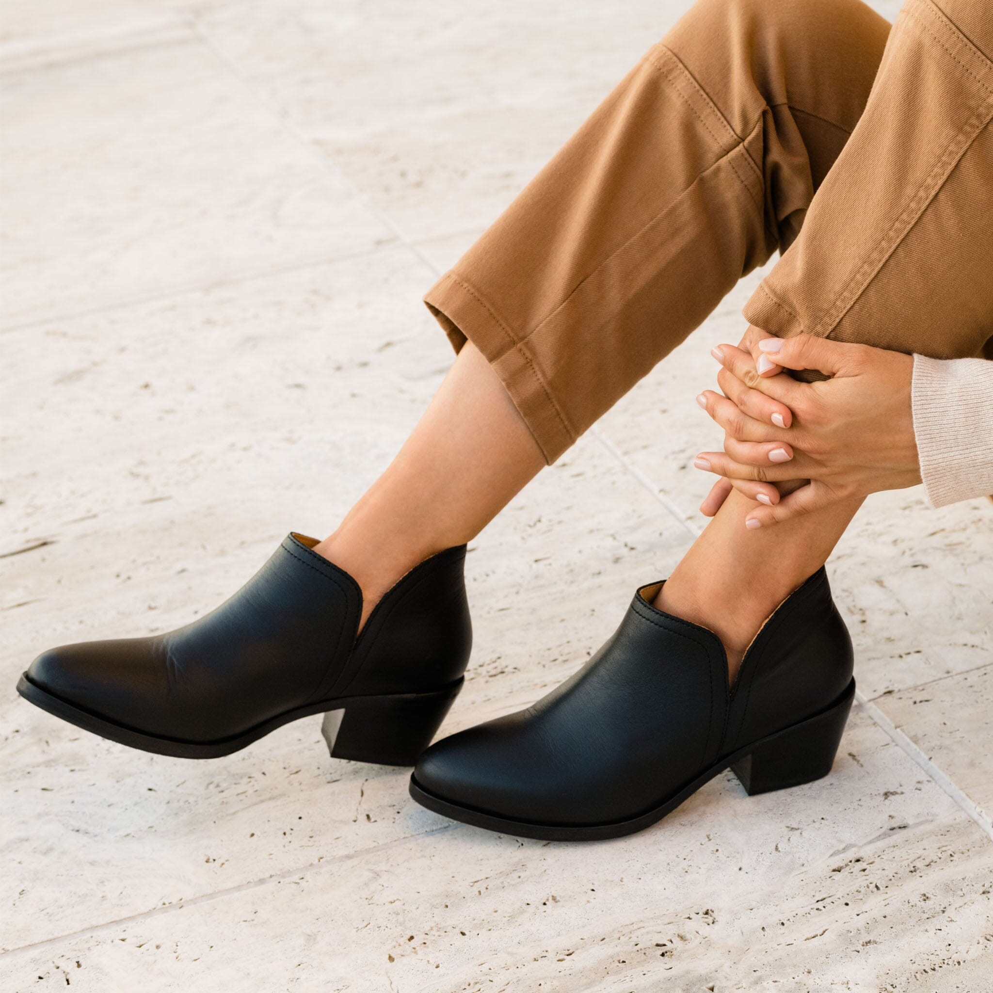 Nisolo Sustainable Women's Mia Everyday Ankle Bootie Black/Black, Size 9