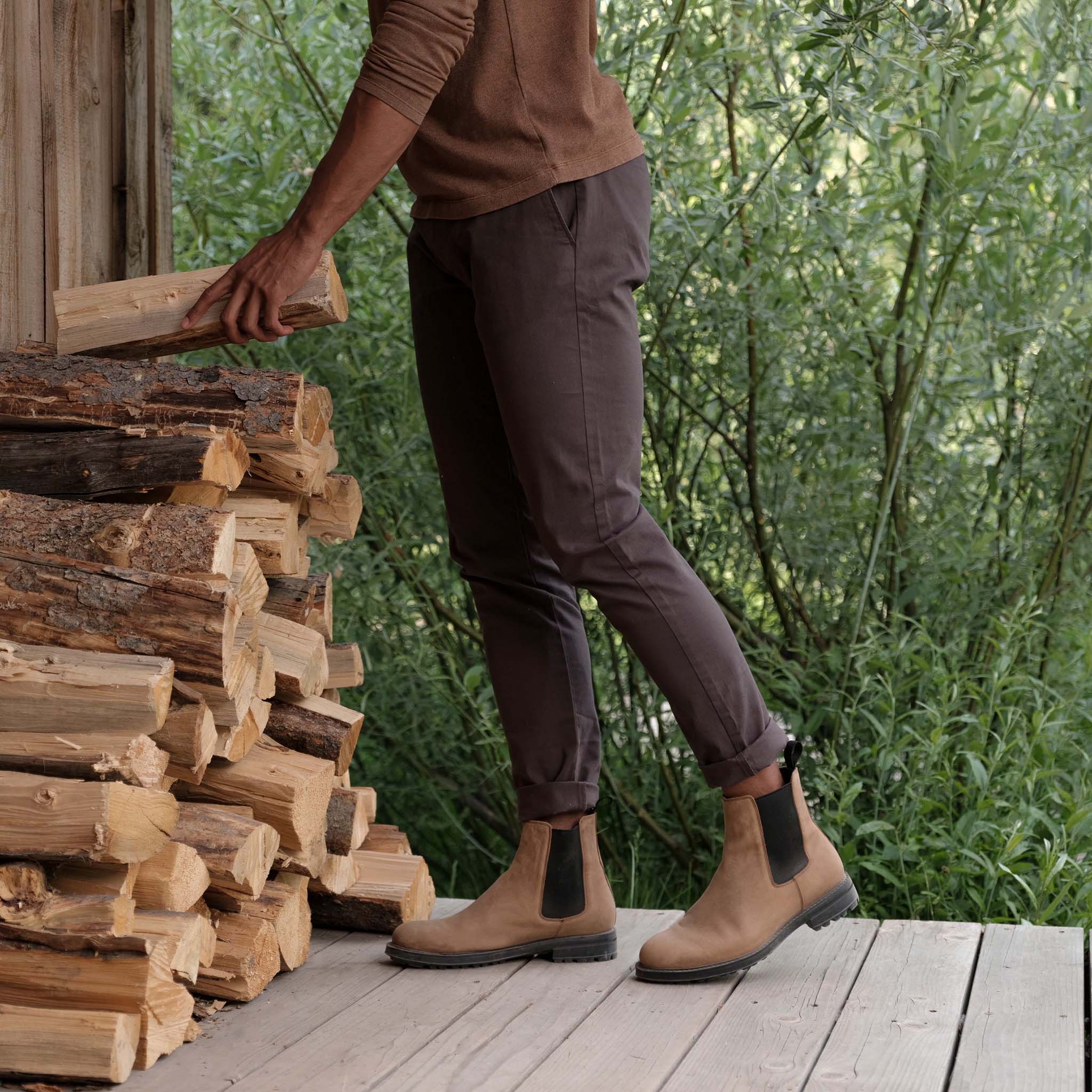 Image 1 of the Daytripper Chelsea Boot Tobacco on model
