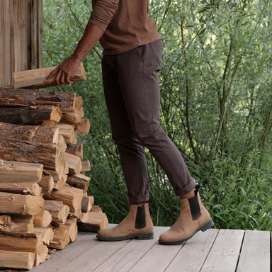 Image 1 of the Daytripper Chelsea Boot Tobacco on model