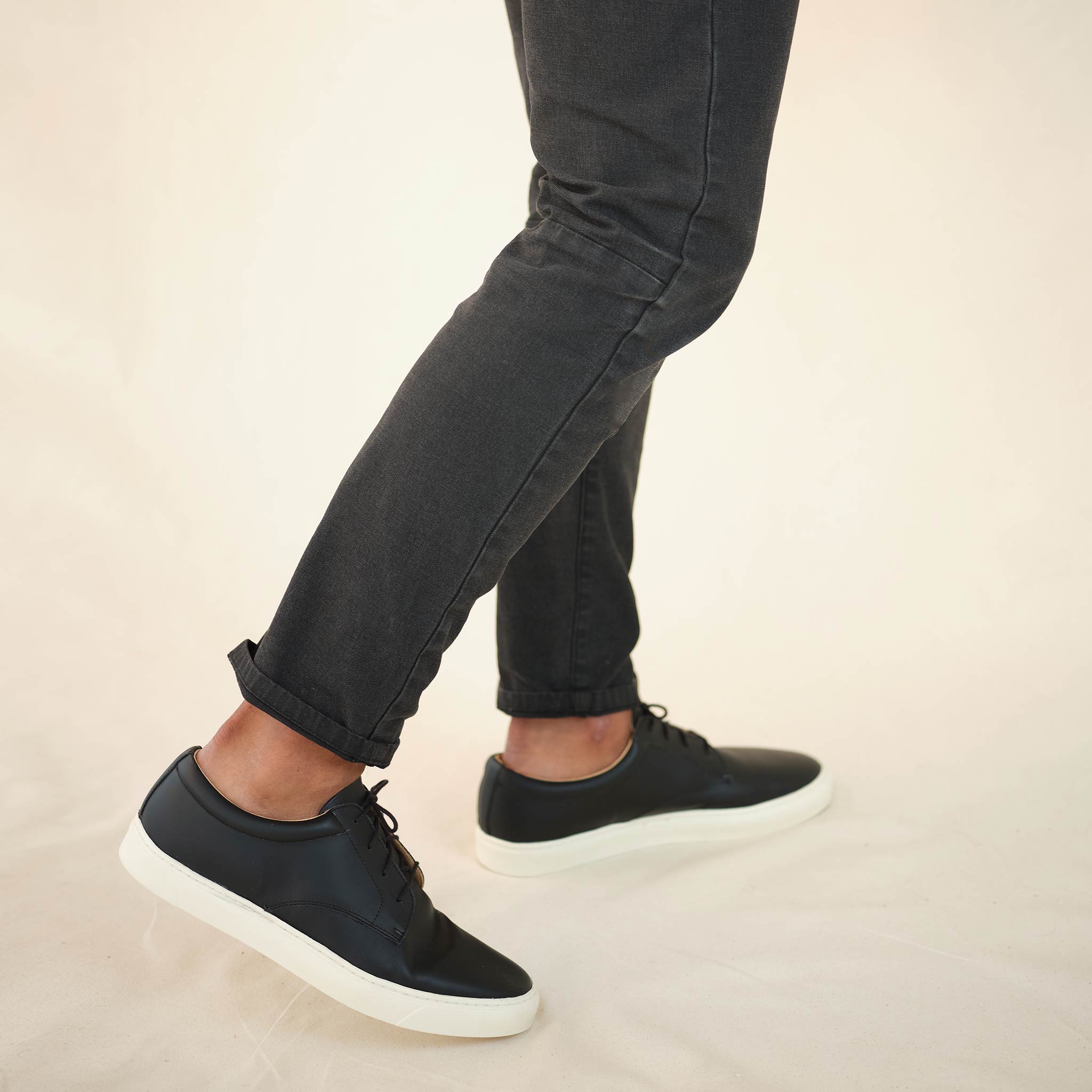 Men's Deluxe Leather Sneaker In Black x White - Nothing New®